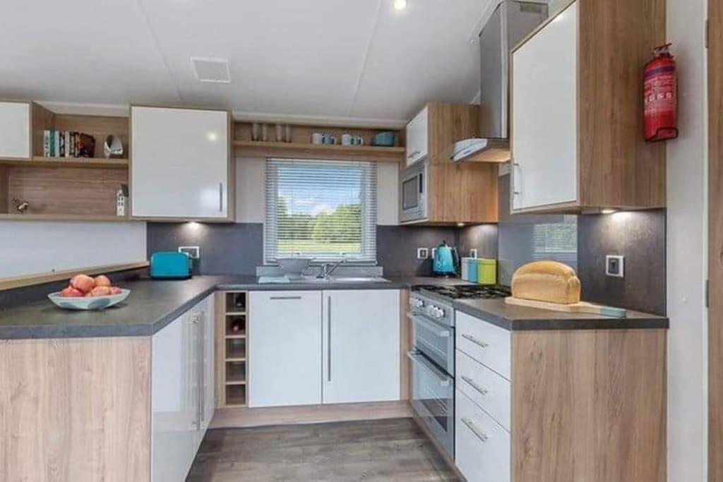 Premium Chalet At Newquay Away Resorts Mv7 Exterior photo